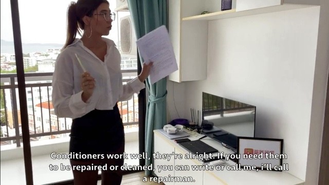 Agente de bienes raíces se ofreció a probar la cama con sus subtítulos en inglés - Video completo de Fantasias
